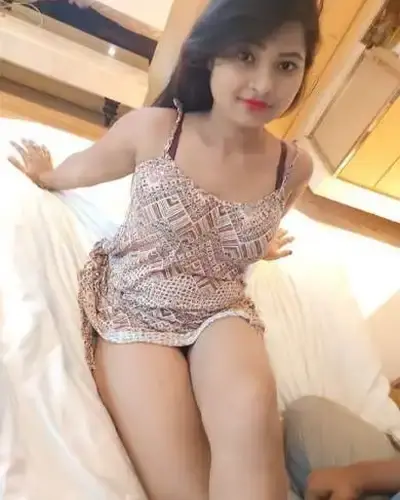 Call Girls in Teen Hath Naka